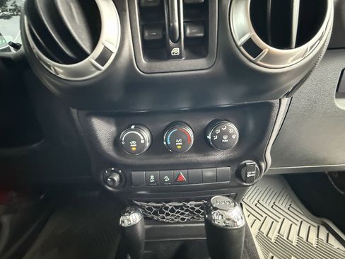 Used 2012 Jeep Wrangler Unlimited Sport image 21