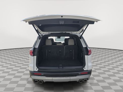 Used 2024 GMC Acadia Elevation w/ Luxury Package image 7