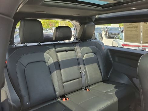 Used 2023 Land Rover Defender 90 X-Dynamic SE image 27