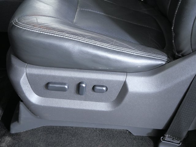 Used 2014 Ford F350 Lariat w/ Chrome Package AWD/4WD image 19