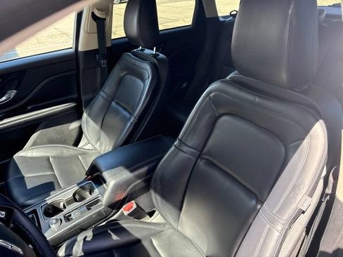 Used 2023 Lincoln Corsair AWD image 7
