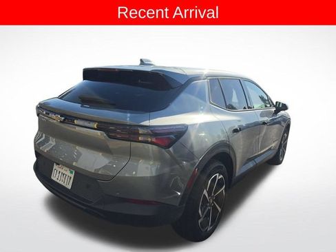 Used 2026 Chevrolet Equinox EV LT FWD image 4