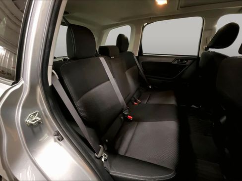 Used 2014 Subaru Forester 2.5i Premium w/ All-Weather Package AWD/4WD image 19