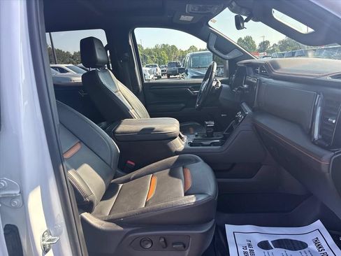 Used 2024 GMC Sierra 1500 AT4 w/ Technology Package AWD/4WD image 12
