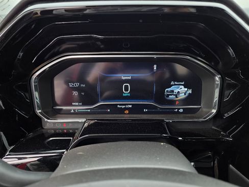 Used 2024 Chevrolet Silverado 1500 LT Trail Boss w/ Convenience Package II image 15