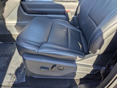 Certified 2025 Ford Expedition Platinum w/ Driver's Package AWD/4WD image 13