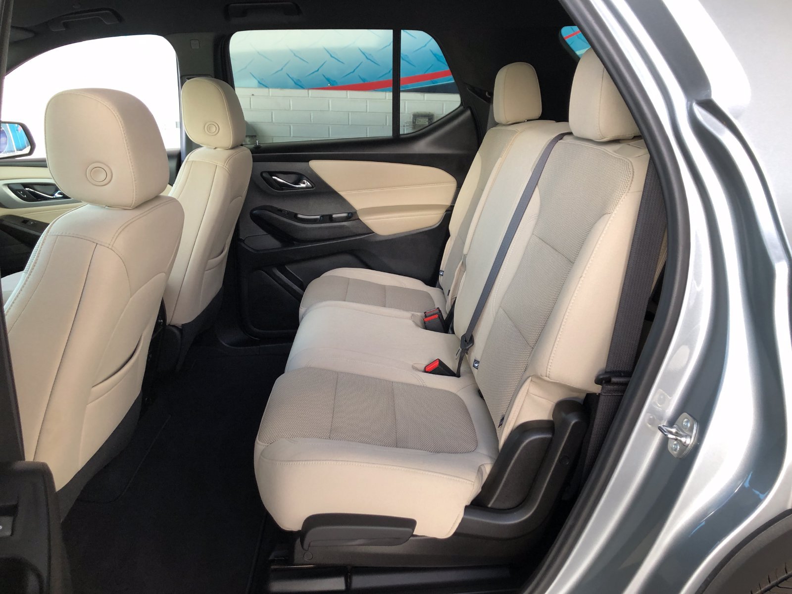 Used 2024 Chevrolet Traverse LS w/ Safety Package FWD image 12