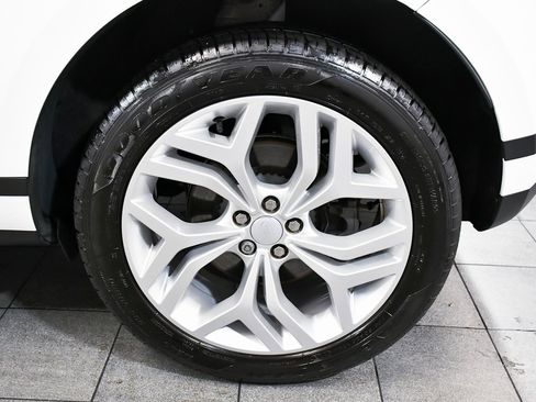 Used 2022 Land Rover Range Rover Evoque SE image 8