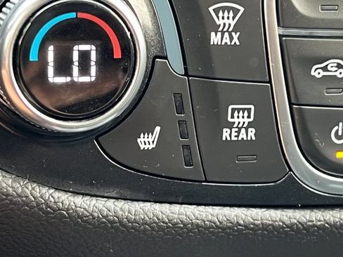 Used 2024 Chevrolet Equinox Premier AWD/4WD image 31