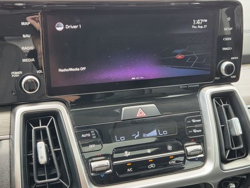 Used 2022 Kia Sorento EX w/ Panoramic Sunroof Package FWD image 19