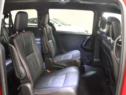 Used 2016 Dodge Grand Caravan R/T FWD image 24