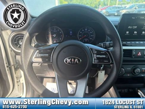 Used 2020 Kia Forte LXS FWD image 16