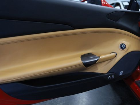 Used 2019 Ferrari 488 Spider RWD image 7