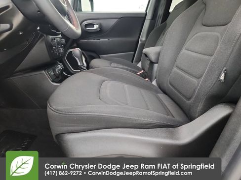 Used 2020 Jeep Renegade Latitude w/ Popular Equipment Group AWD/4WD image 20