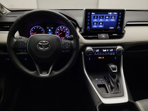 Used 2020 Toyota RAV4 XLE Premium w/ Carpet Mat Package FWD image 22