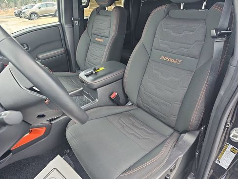 Used 2025 Nissan Frontier Pro-X w/ Pro Convenience Package image 18