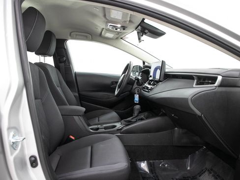 Used 2024 Toyota Corolla LE FWD image 11