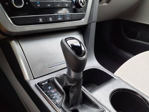 Used 2016 Hyundai Sonata SE FWD image 18