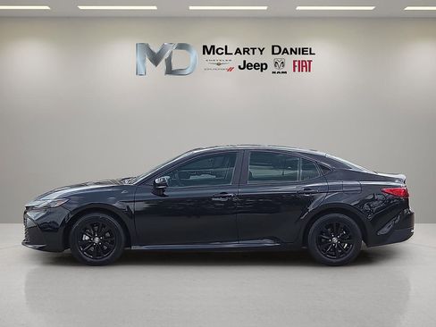 Used 2025 Toyota Camry LE FWD image 3