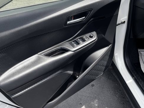 Used 2019 Toyota C-HR LE FWD image 14