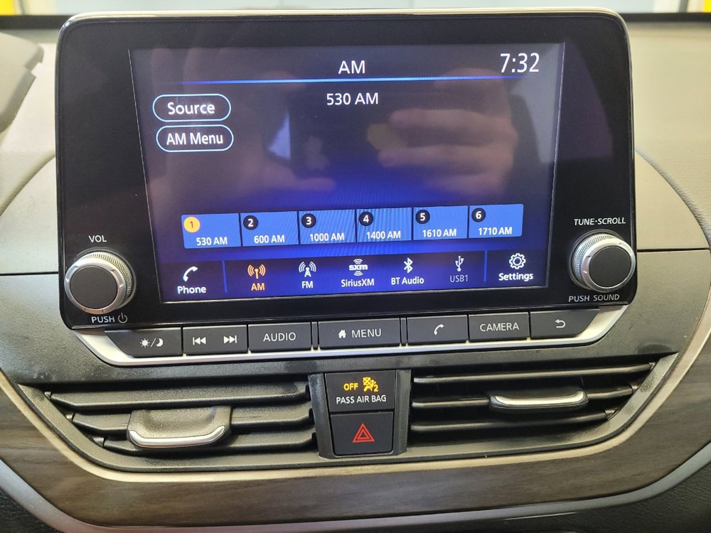 Used 2025 Nissan Altima 2.5 SV FWD image 25
