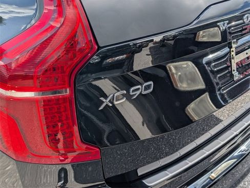 Used 2025 Volvo XC90 T8 Plus w/ Protection Package Premier image 16