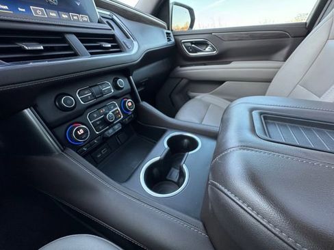 Used 2022 Chevrolet Tahoe Z71 w/ Luxury Package image 12