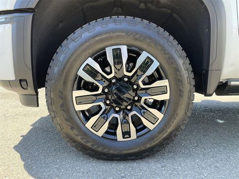 New 2025 GMC Sierra 3500 Denali Ultimate image 34