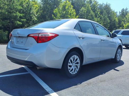 Used 2017 Toyota Corolla LE FWD image 6