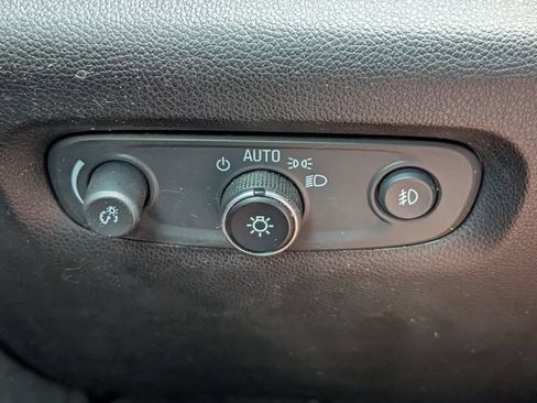 Used 2018 Chevrolet Traverse Premier w/ Driver Confidence II Package FWD image 25