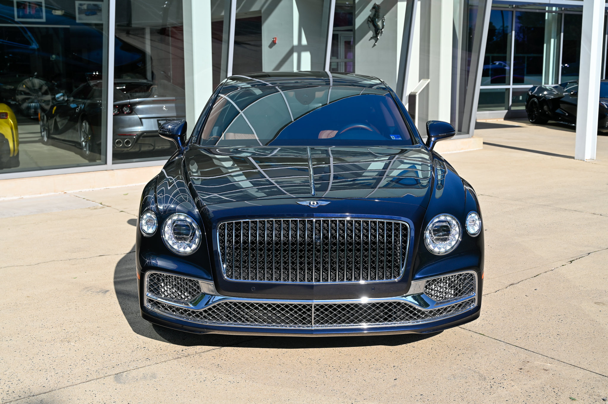 Used 2022 Bentley Flying Spur V8 AWD/4WD image 2