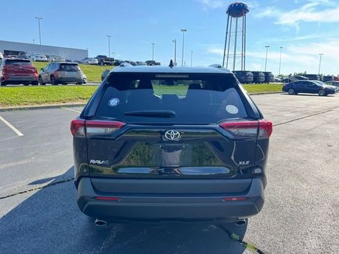 Used 2020 Toyota RAV4 XLE w/ Convenience Package FWD image 4