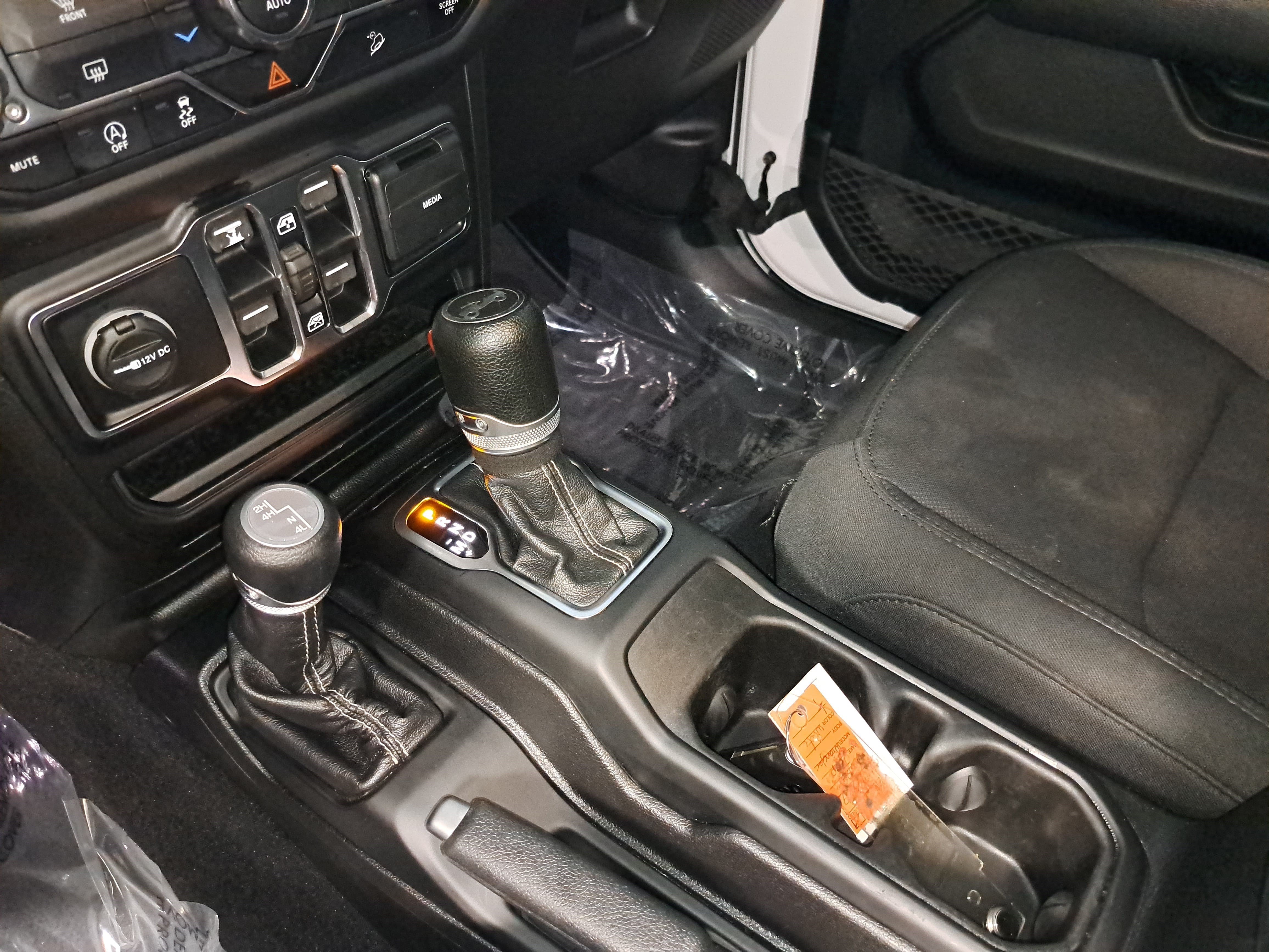Used 2020 Jeep Wrangler Unlimited Sahara AWD/4WD image 22