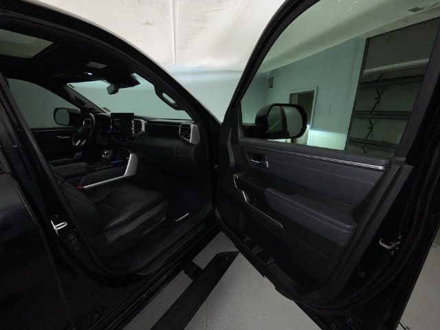 Used 2023 Toyota Tundra Platinum w/ Advanced Package AWD/4WD image 25