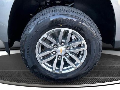 Used 2026 Chevrolet Colorado LT image 12