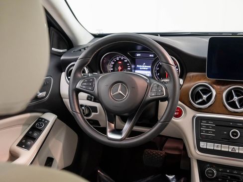 Used 2019 Mercedes-Benz GLA 250 4MATIC image 10