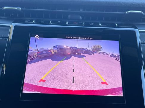 New 2025 Jeep Grand Cherokee Laredo image 9