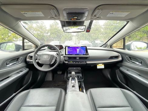 Used 2025 Toyota Prius Limited w/ Limited Premium Package FWD image 29