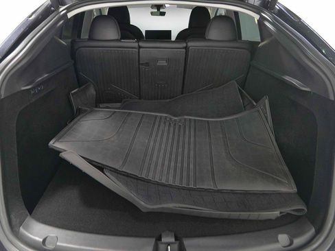 Used 2024 Tesla Model Y Long Range image 11