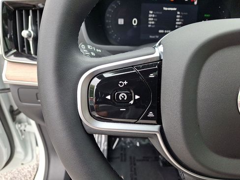 Certified 2025 Volvo XC90 T8 Plus w/ Protection Package Premier AWD/4WD image 22