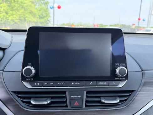 Used 2024 Nissan Altima 2.5 SV image 17