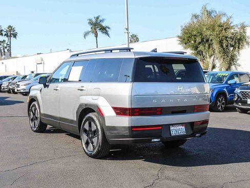 Certified 2025 Hyundai Santa Fe SEL image 9