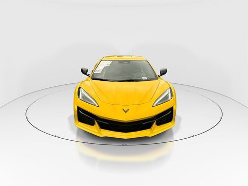 Used 2025 Chevrolet Corvette Z06 RWD image 3