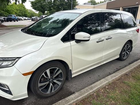 Used 2018 Honda Odyssey Elite image 3