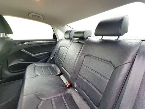 Used 2017 Volkswagen Passat 1.8T R-Line FWD image 24