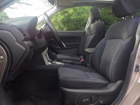 Used 2015 Subaru Forester 2.5i Premium w/ All-Weather Package AWD/4WD image 8