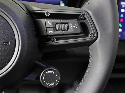 Used 2025 Porsche Macan 4 Electric image 25