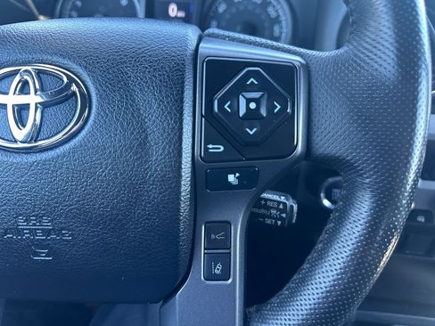 Used 2022 Toyota Tacoma TRD Off-Road w/ TRD Premium Off Road Package AWD/4WD image 19