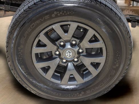 Used 2022 Toyota Tacoma SR5 image 31