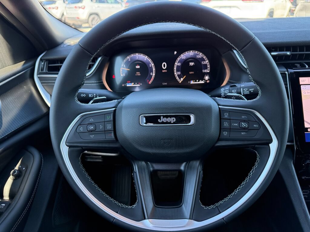 New 2027 Jeep Grand Cherokee Laredo RWD image 14